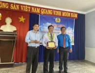 Các Công đoàn cơ sở thực hiện thừa ủy quyền của Ban Thường vụ Công đoàn Tổng công ty tổ chức trao danh hiệu “Công nhân Cao su Việt Nam ưu tú” và “Công nhân cao su Đồng Nai ưu tú” năm 2021.
